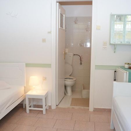 Aegli Rooms Tínos Szoba fotó