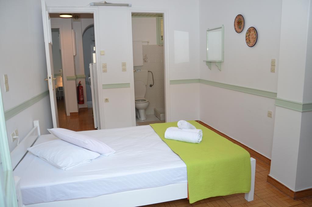 Aegli Rooms Tínos Szoba fotó