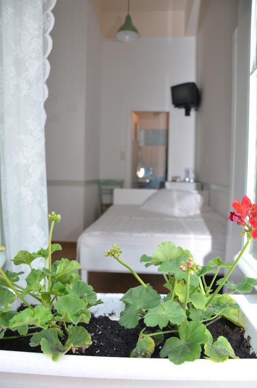 Aegli Rooms Tínos Szoba fotó