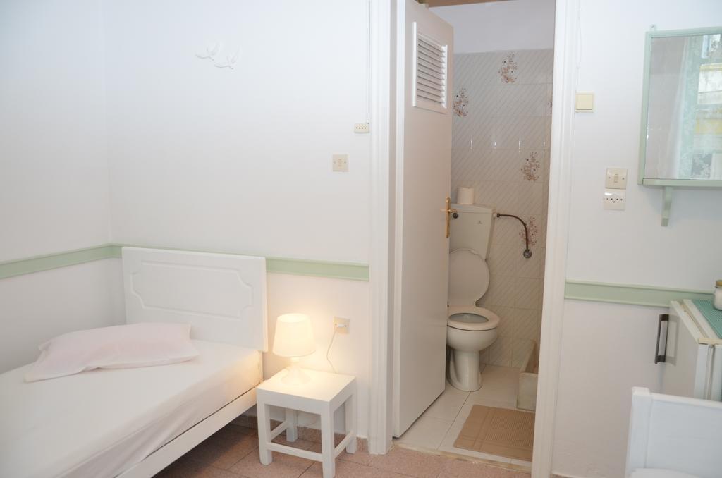 Aegli Rooms Tínos Szoba fotó