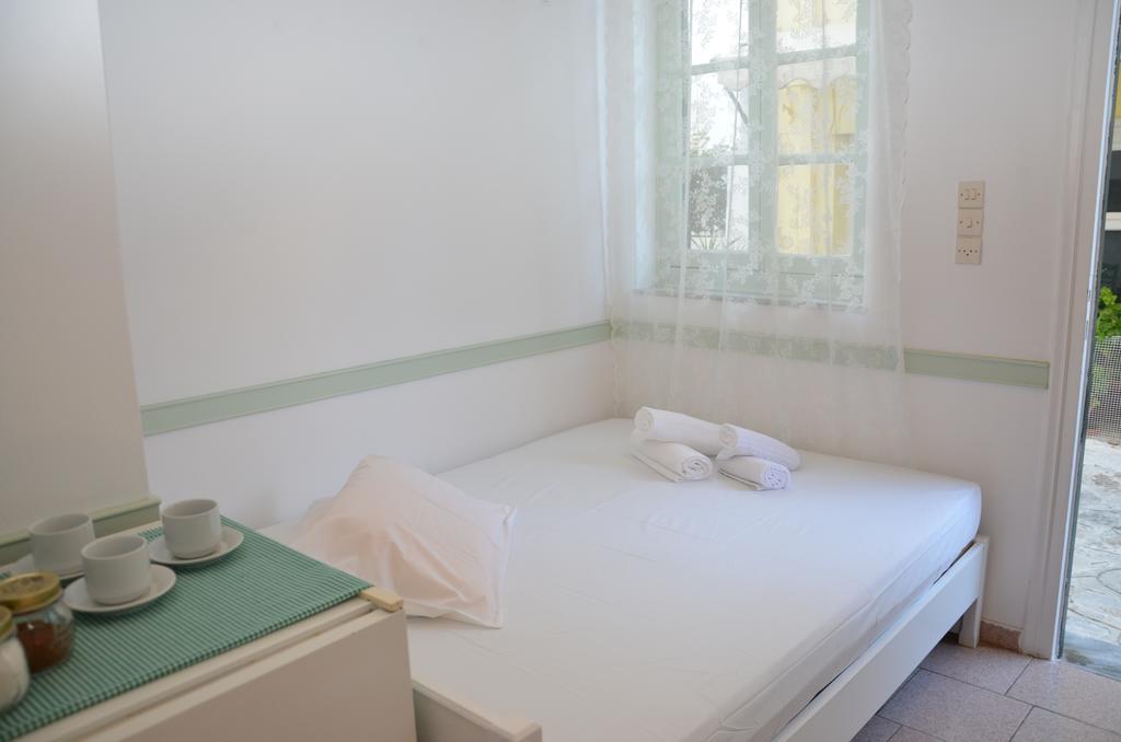 Aegli Rooms Tínos Szoba fotó